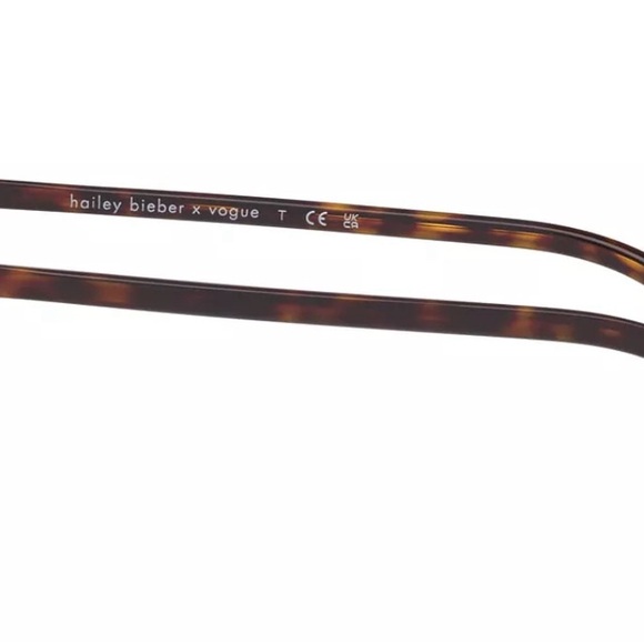 BNWT Hailey Bieber x Vogue Eyewear Women's Sunglasses, VO4245S 53 - Picture 3 of 4